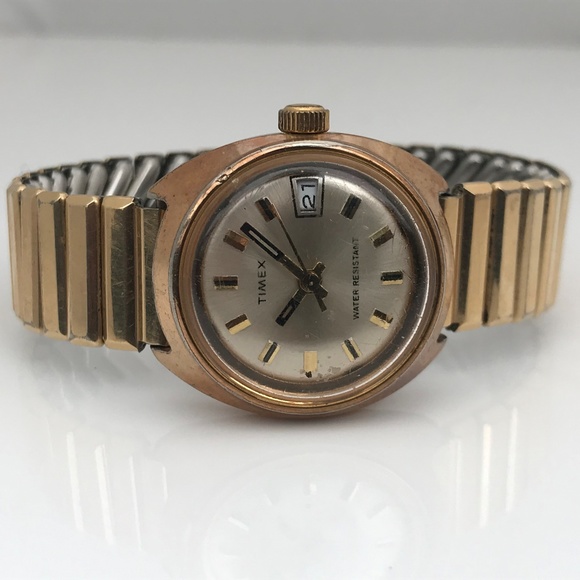 Vintage Timex Ladies Watch Gold Tone Hand Winding - Picture 4 of 8